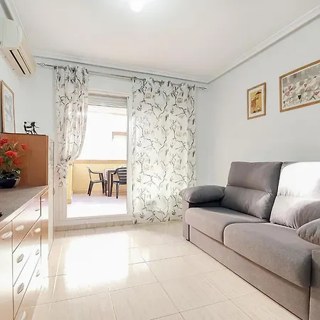 2 Bedroom Nice Apartment In Oropesa Del Mar *