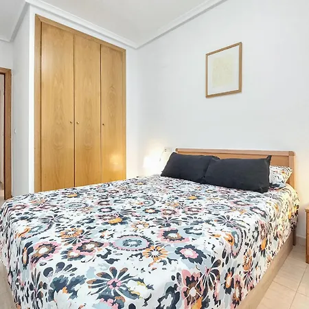 2 Bedroom Gorgeous In Apartament